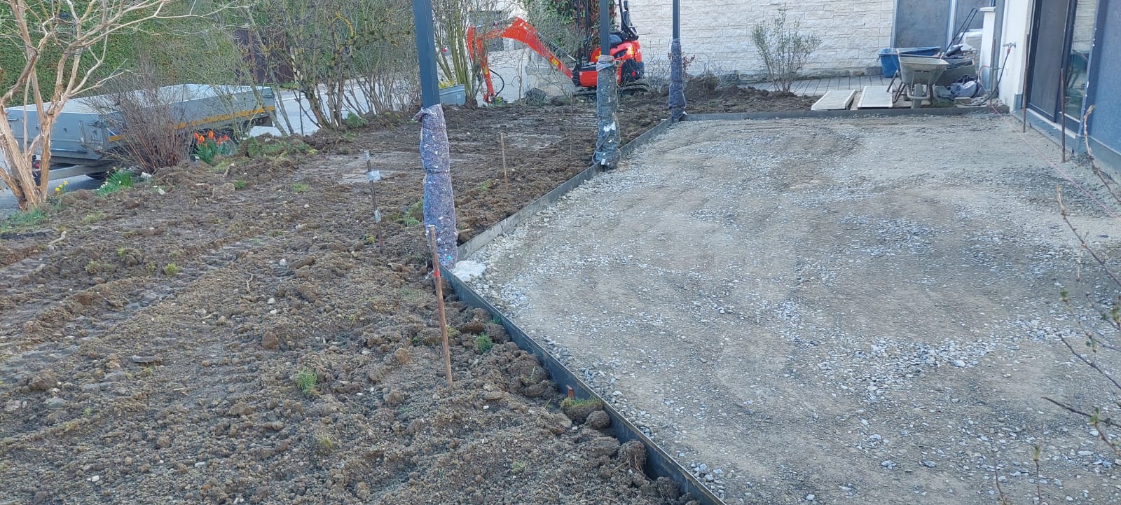 Erdarbeiten und Unterbau für eine neue Terrasse