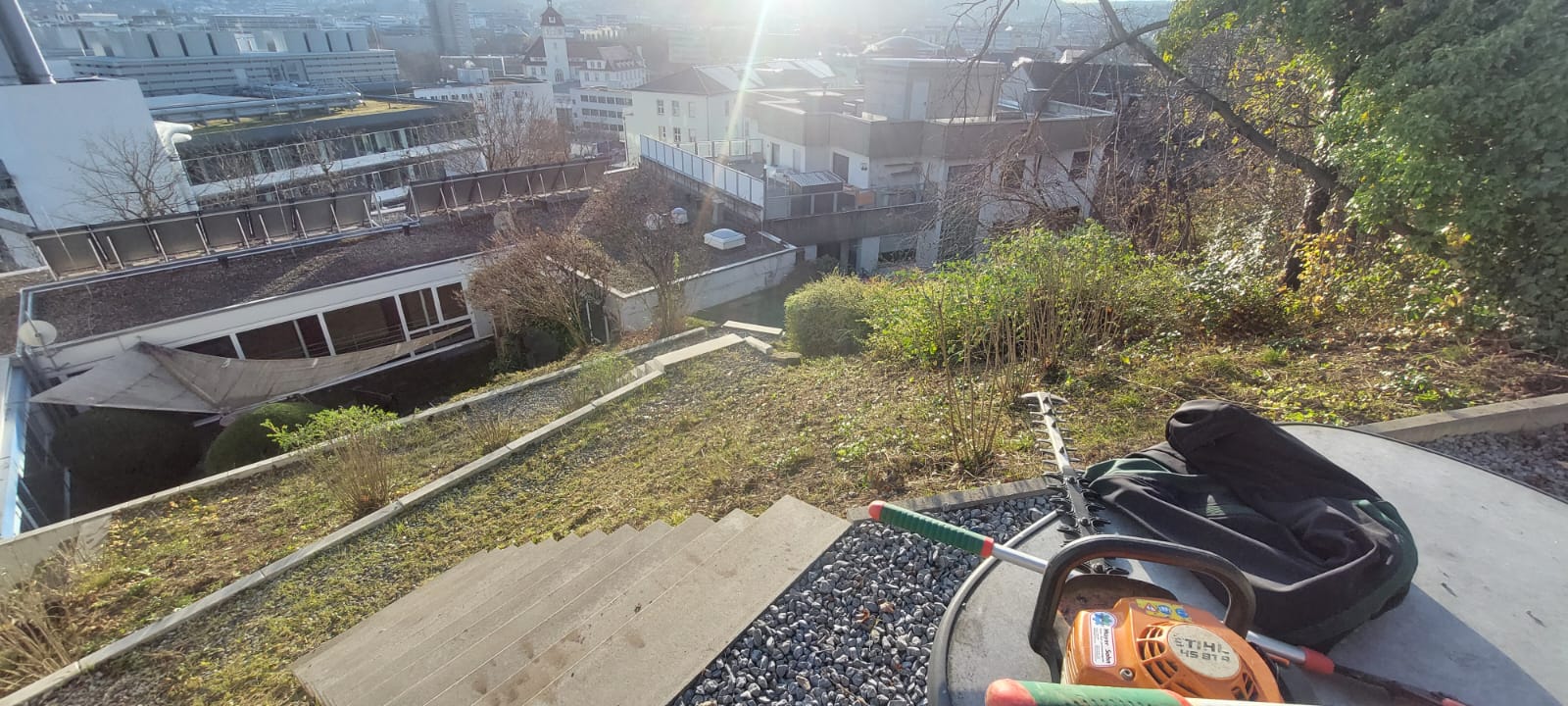 Hangbereich mit Treppe in gepflegter Wohnanlage